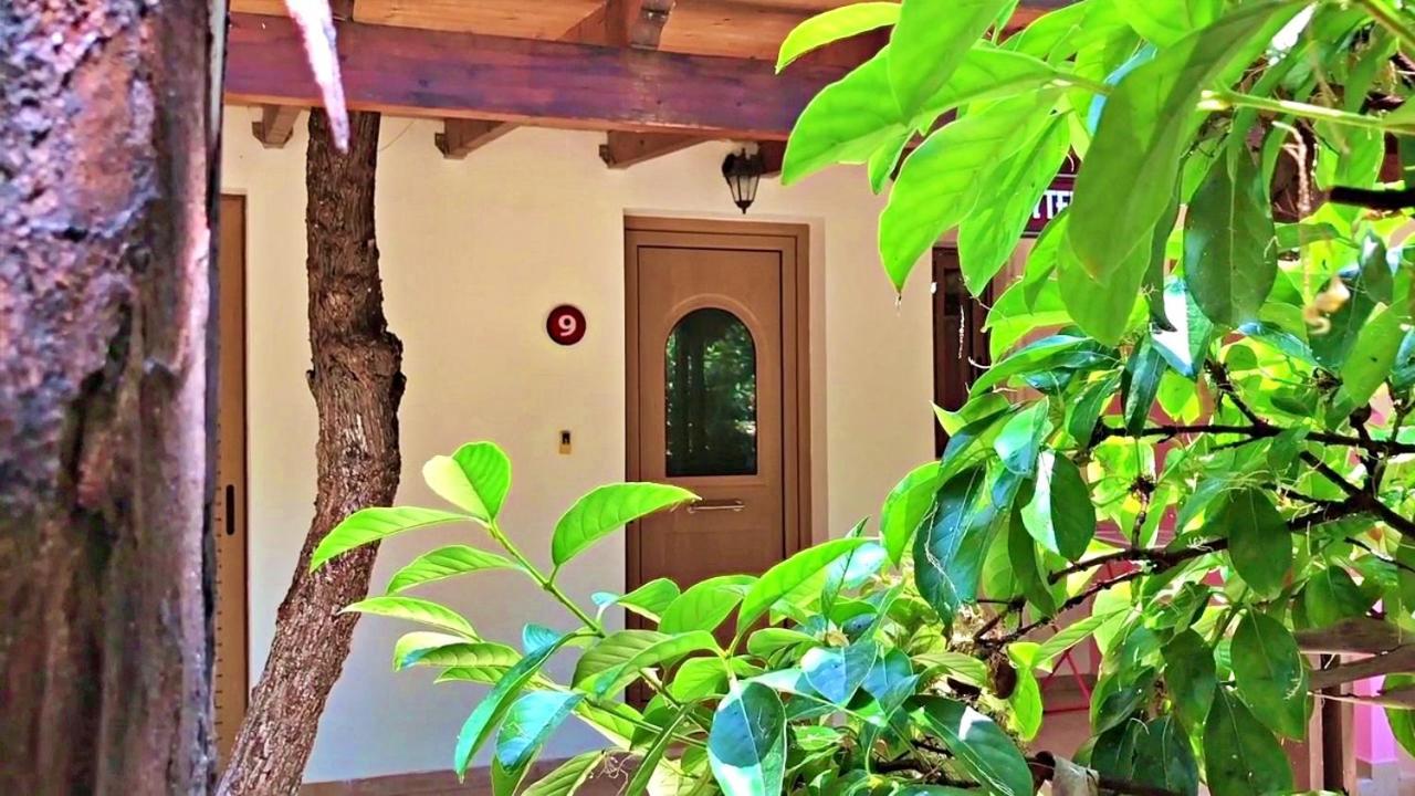 Poseidon Bungalows Íria Exterior foto