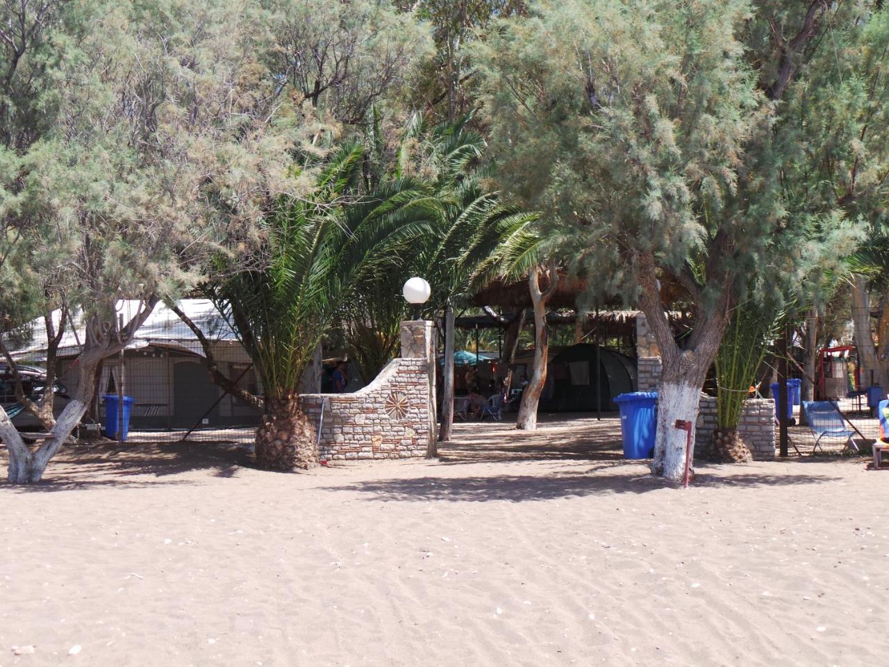 Poseidon Bungalows Íria Exterior foto